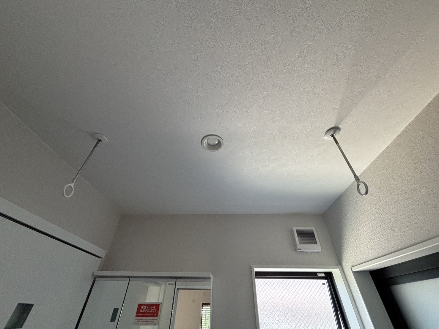 愛知県豊明市　新築戸建住宅にて、物干取り付け工事　川口技研ホスクリーン